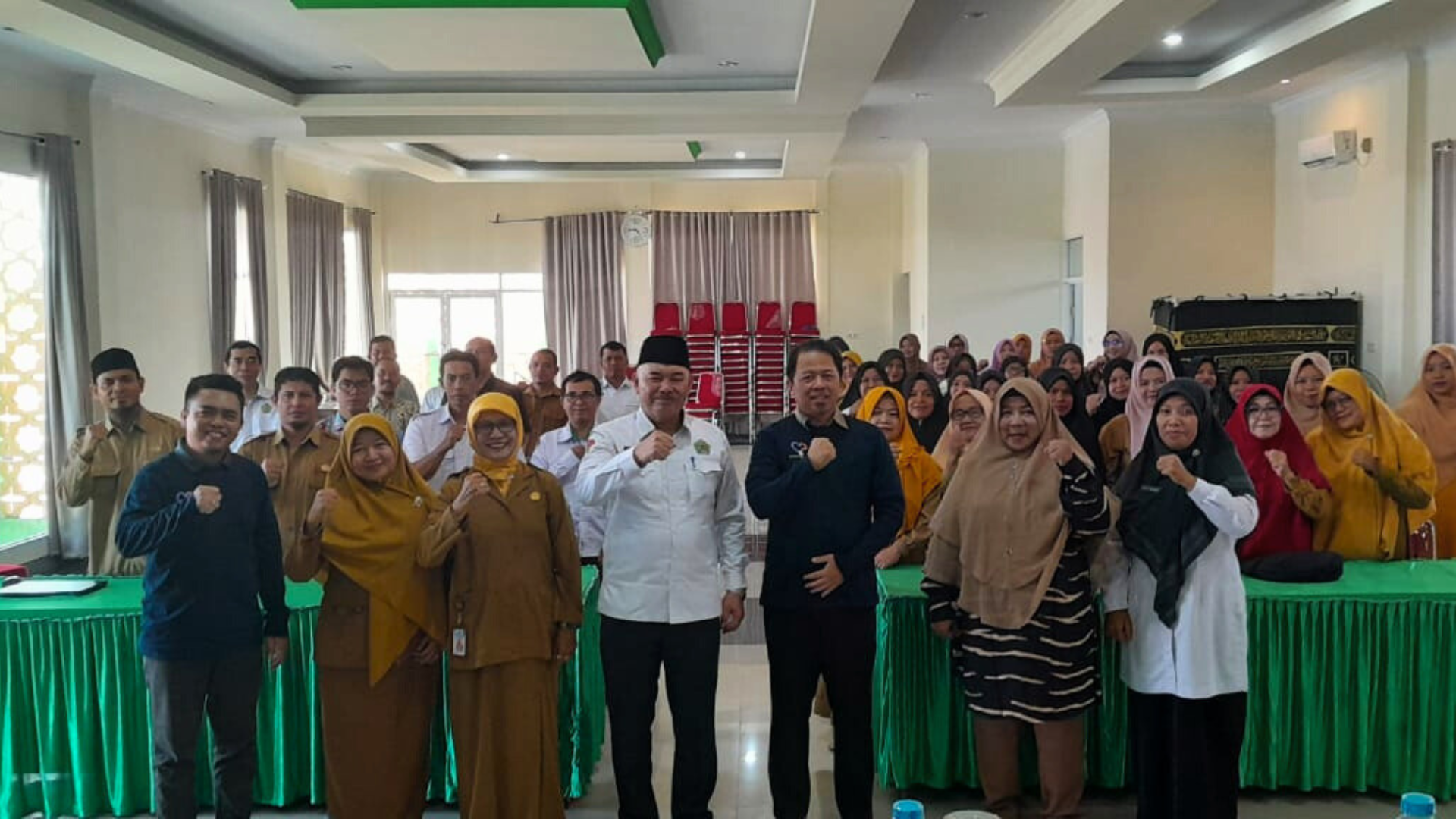 Bersama Peserta di Kab. Sambas Bersama Peserta di Kab. Sambas