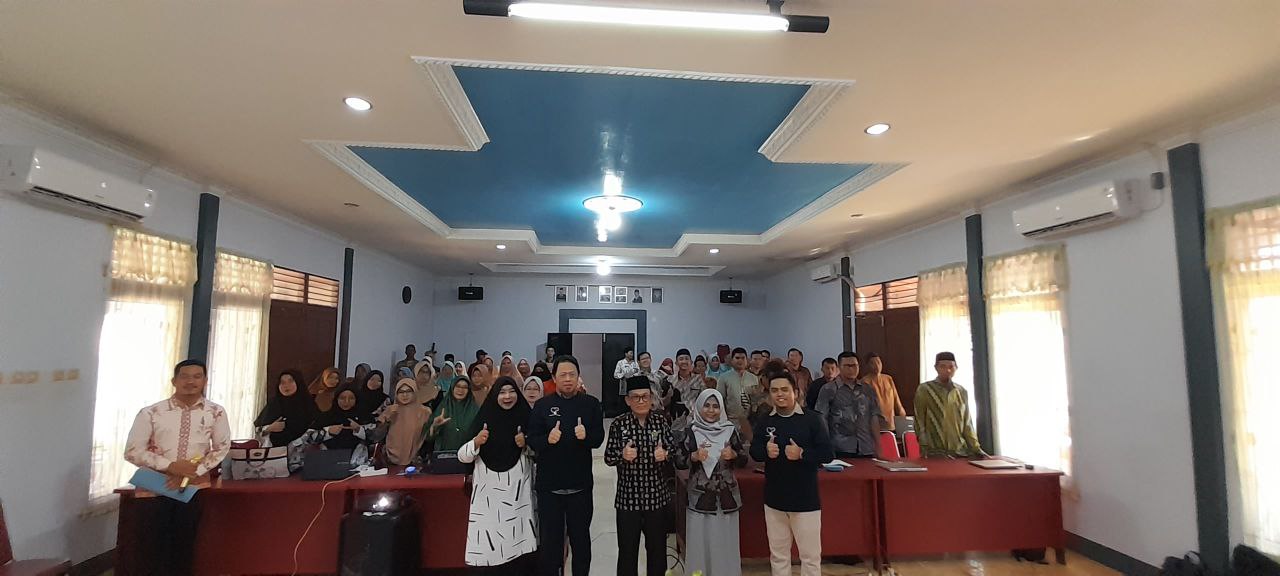 Foto Bersama Guru-Guru Kota Singkawang Foto Bersama Guru-Guru Kota Singkawang